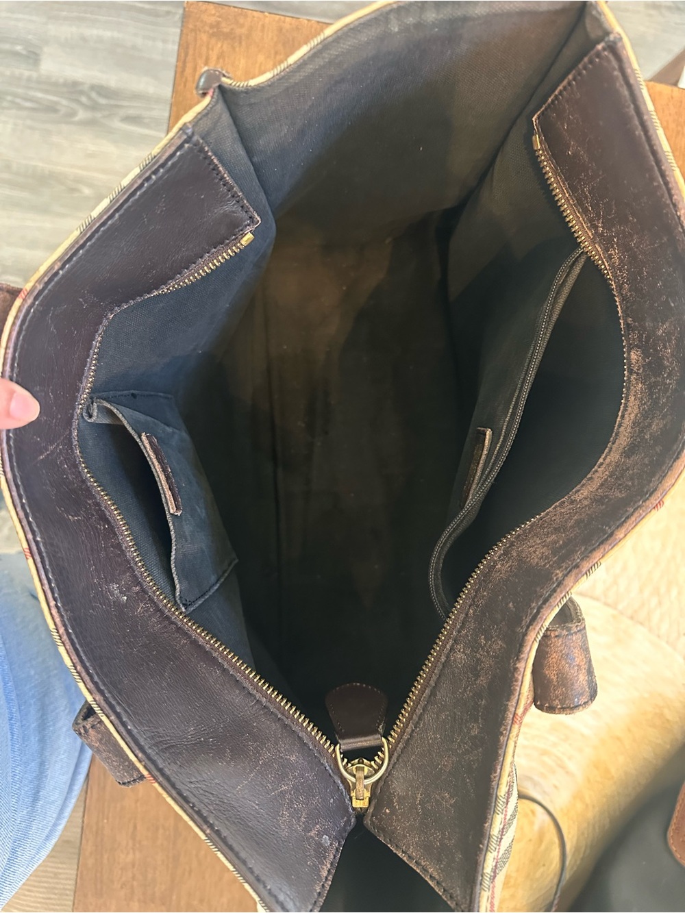 Burberry tote - Picture 9 of 10